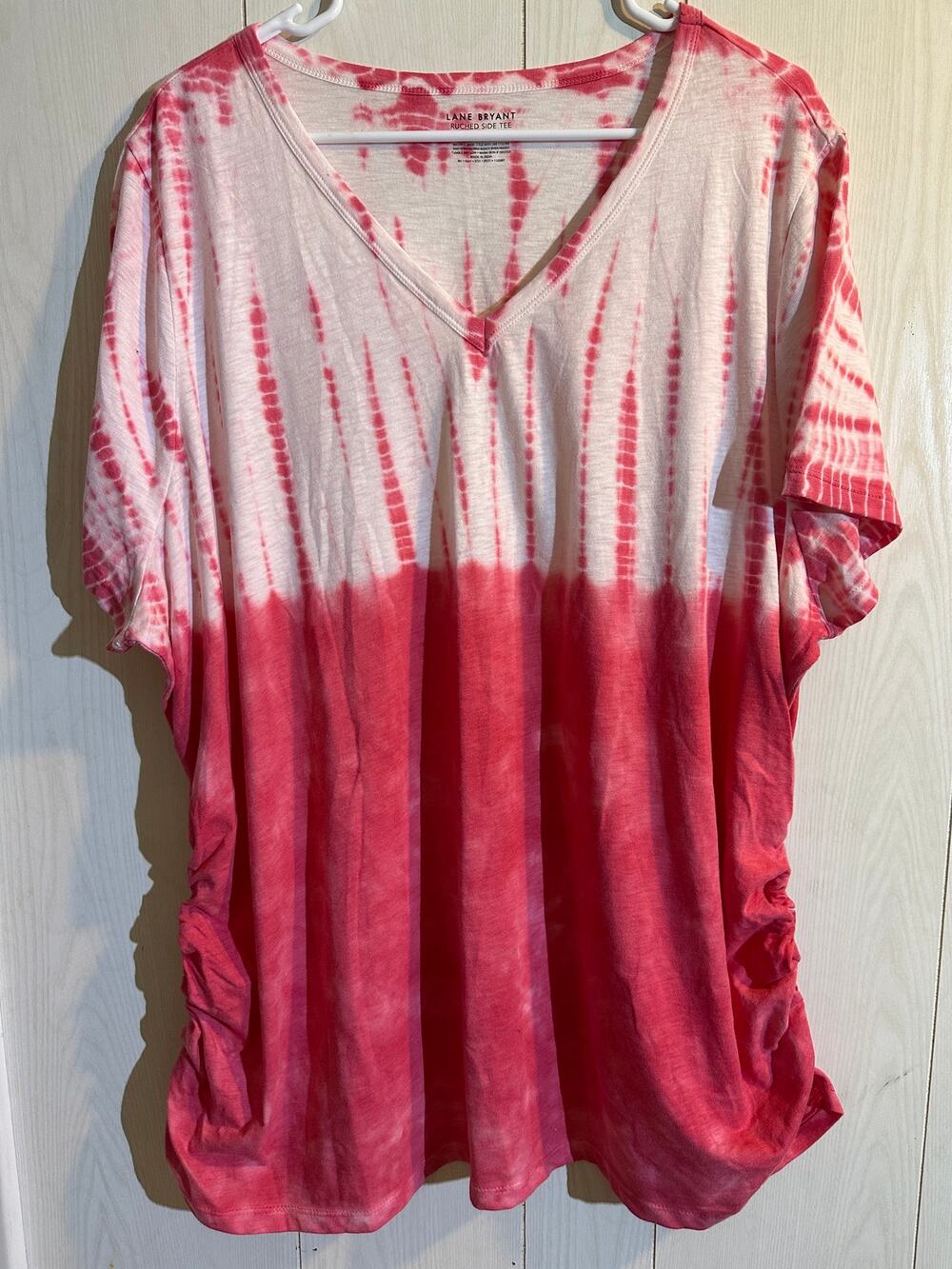 Lane Bryant Ruched Side Tee Womens 26 28 Plus Size Pink Tie Dye V-Neck T-Shirt